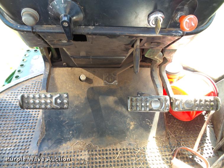 image for item K8222 1975 John Deere 4430 tractor