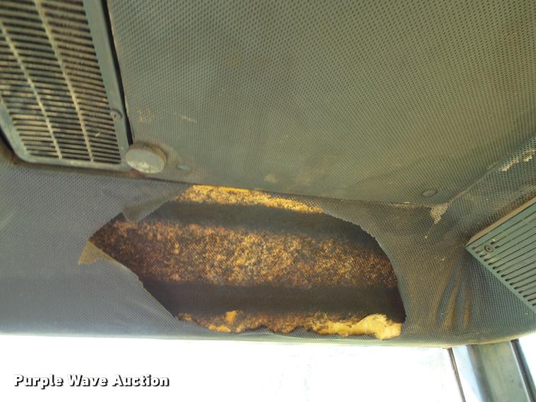 image for item K8222 1975 John Deere 4430 tractor