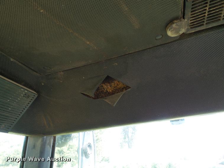 image for item K8222 1975 John Deere 4430 tractor