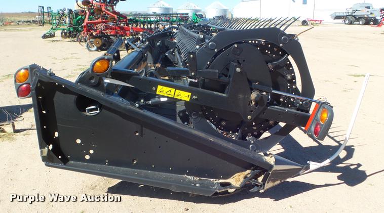 image for item L1667 2014 MacDon FD79 draper flex head