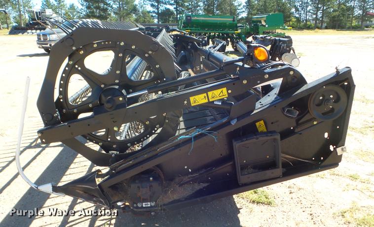 image for item L1667 2014 MacDon FD79 draper flex head