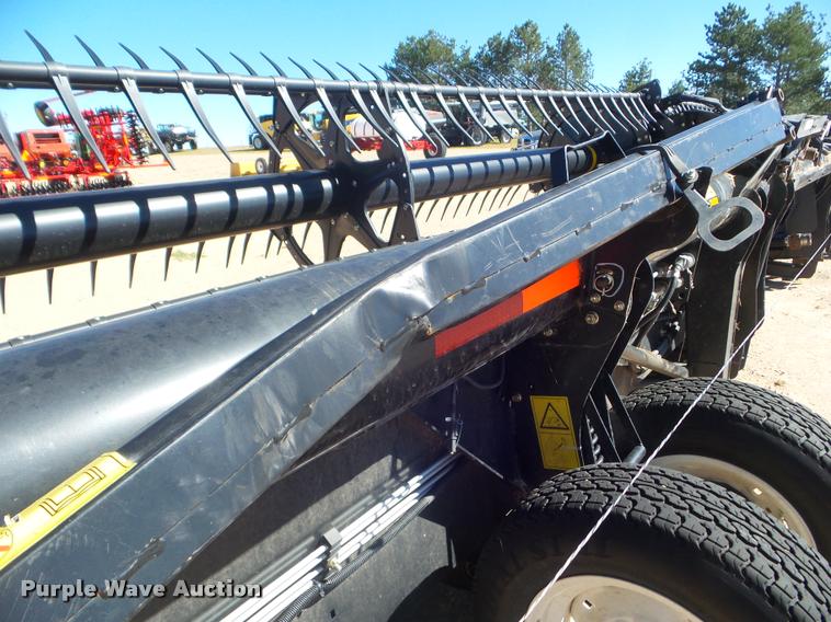 image for item L1667 2014 MacDon FD79 draper flex head