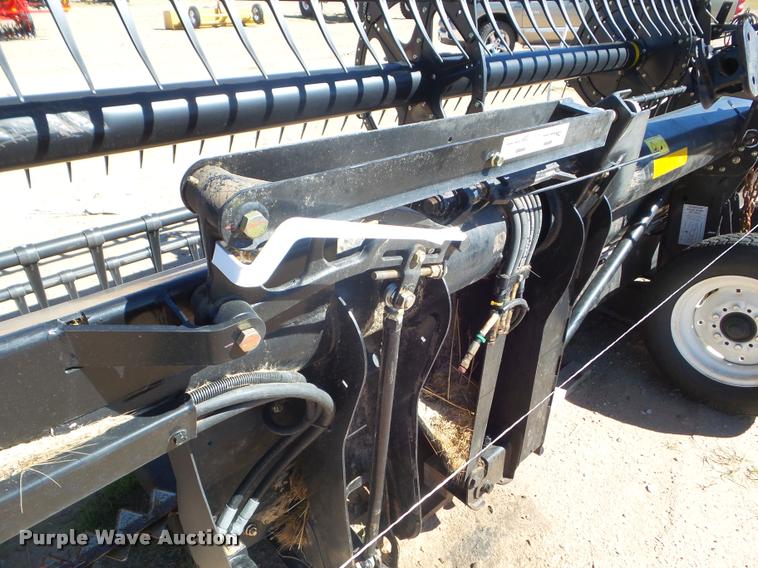 image for item L1667 2014 MacDon FD79 draper flex head