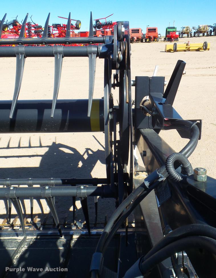 image for item L1667 2014 MacDon FD79 draper flex head