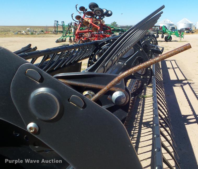 image for item L1667 2014 MacDon FD79 draper flex head