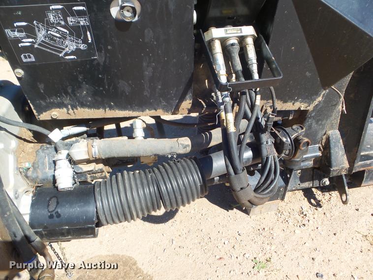 image for item L1667 2014 MacDon FD79 draper flex head