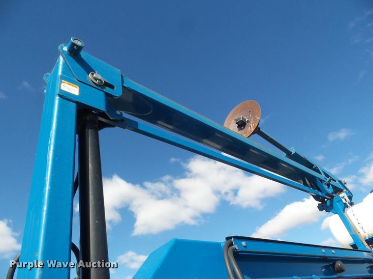 image for item L1673 2009 Kinze 3660 planter