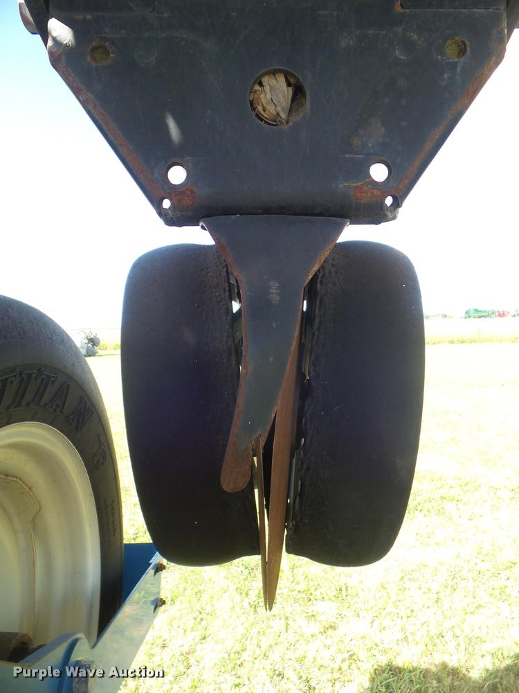 image for item L1673 2009 Kinze 3660 planter