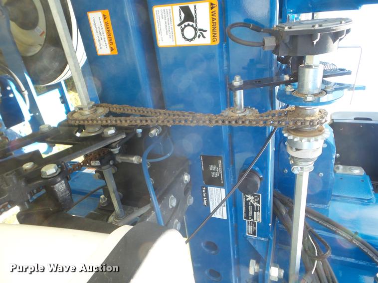 image for item L1673 2009 Kinze 3660 planter