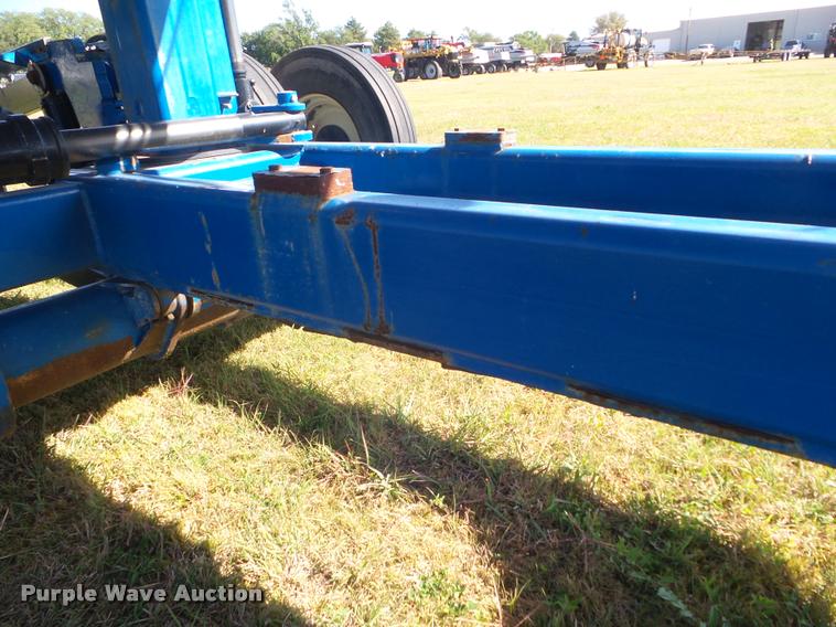 image for item L1673 2009 Kinze 3660 planter