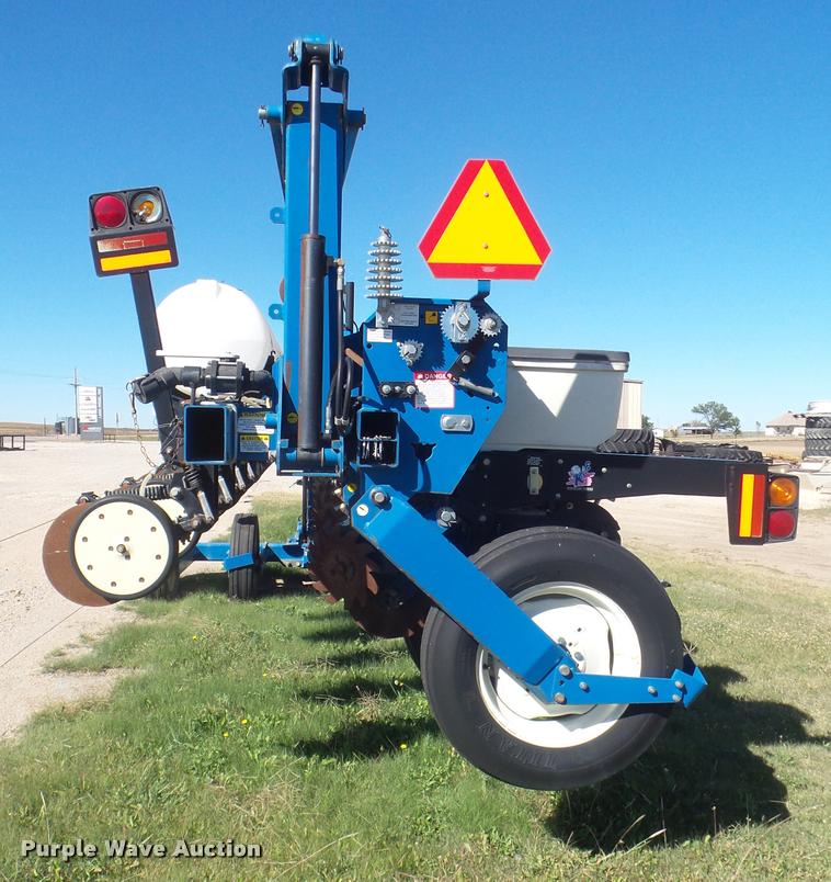 image for item L1680 2006 Kinze 3600 no-till planter