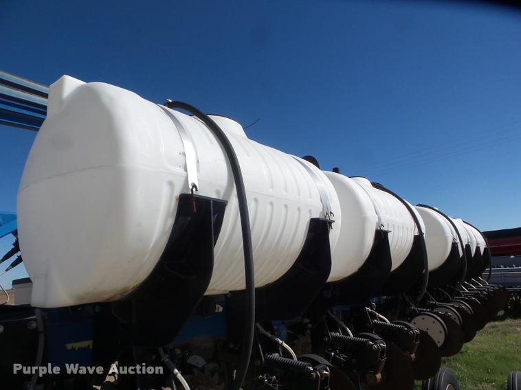 image for item L1680 2006 Kinze 3600 no-till planter
