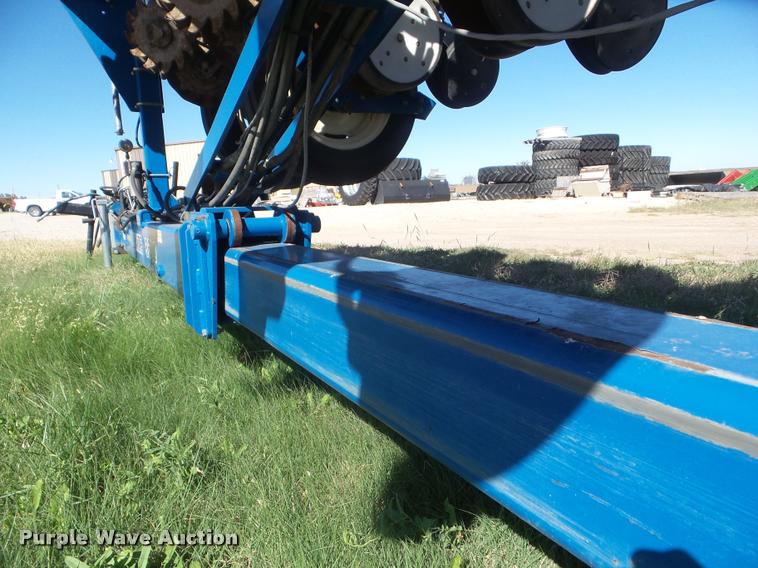 image for item L1680 2006 Kinze 3600 no-till planter