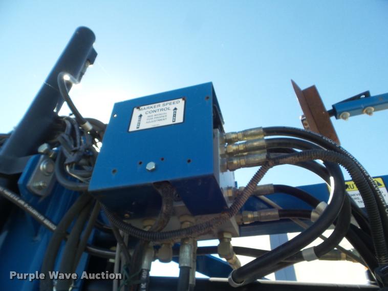 image for item L1680 2006 Kinze 3600 no-till planter