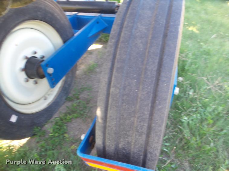 image for item L1680 2006 Kinze 3600 no-till planter