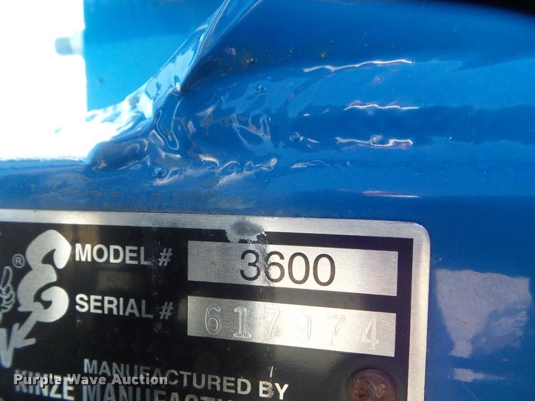 image for item L1680 2006 Kinze 3600 no-till planter