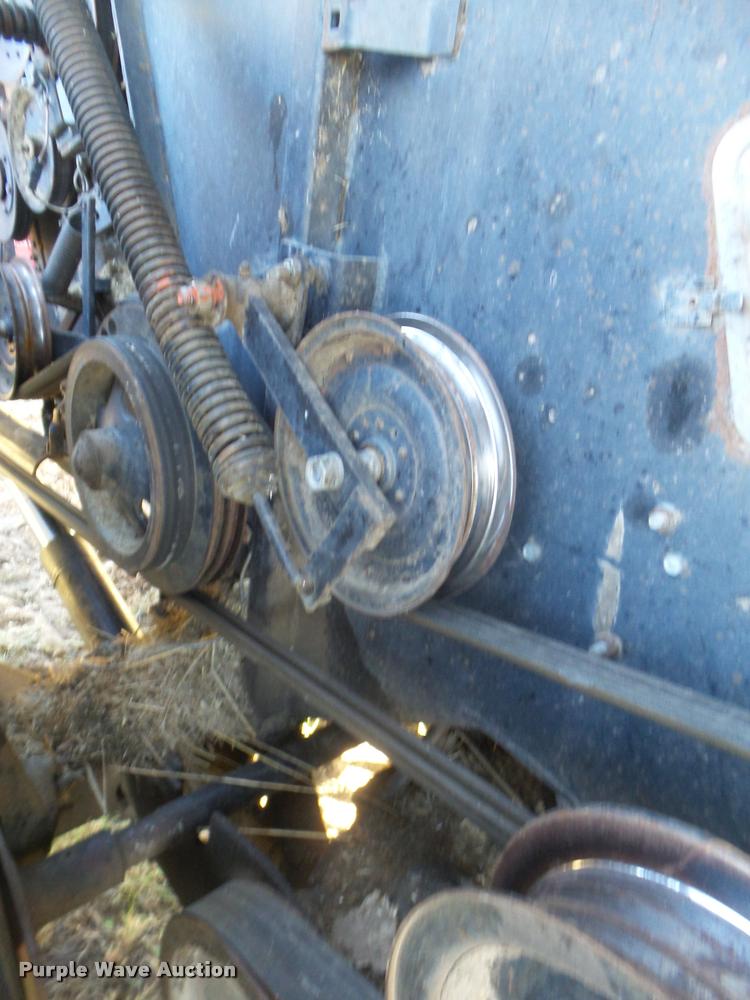 image for item L1712 1975 Gleaner L combine