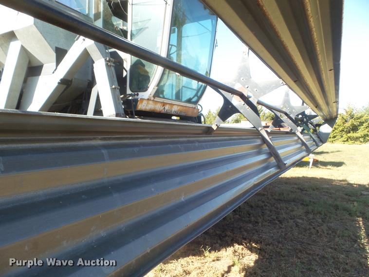 image for item L1712 1975 Gleaner L combine