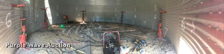 image for item L4088 Bainter grain bin jacking system