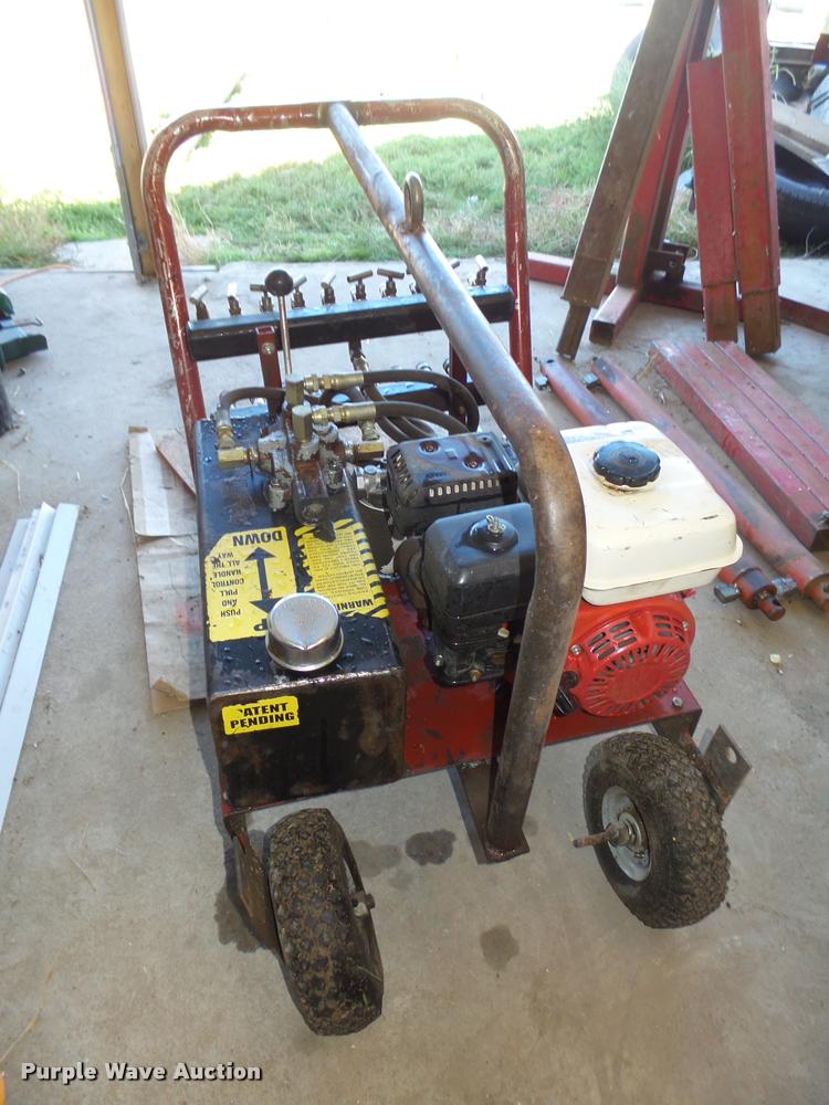 image for item L4088 Bainter grain bin jacking system