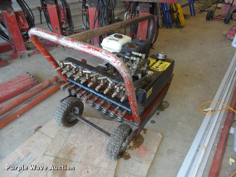 image for item L4088 Bainter grain bin jacking system