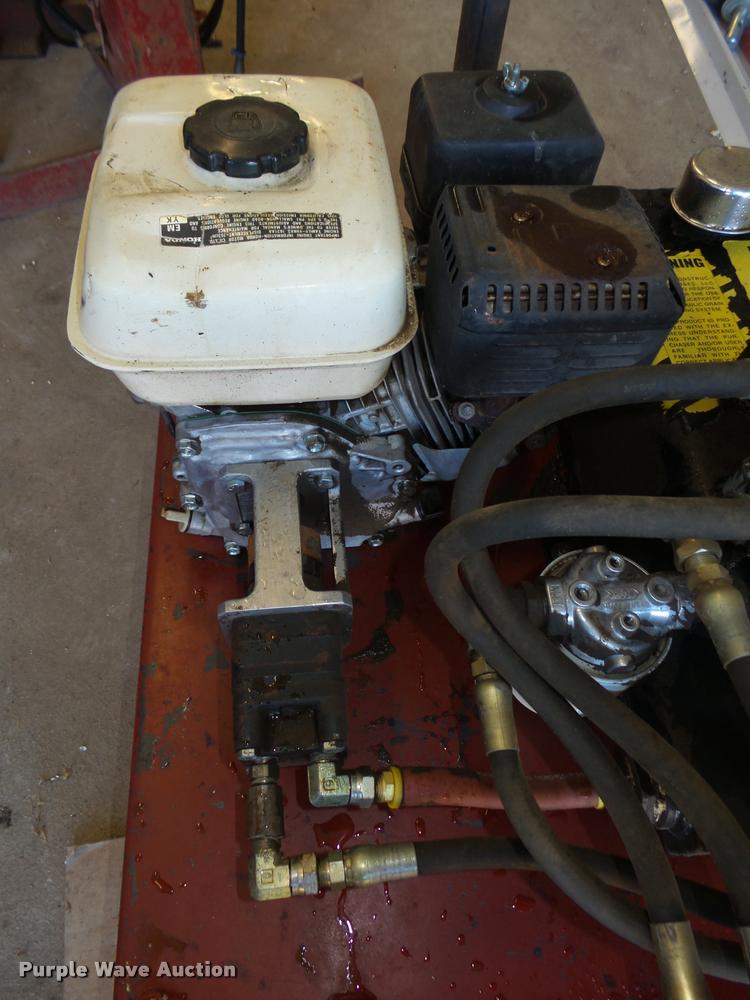 image for item L4088 Bainter grain bin jacking system