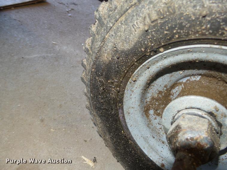 image for item L4088 Bainter grain bin jacking system