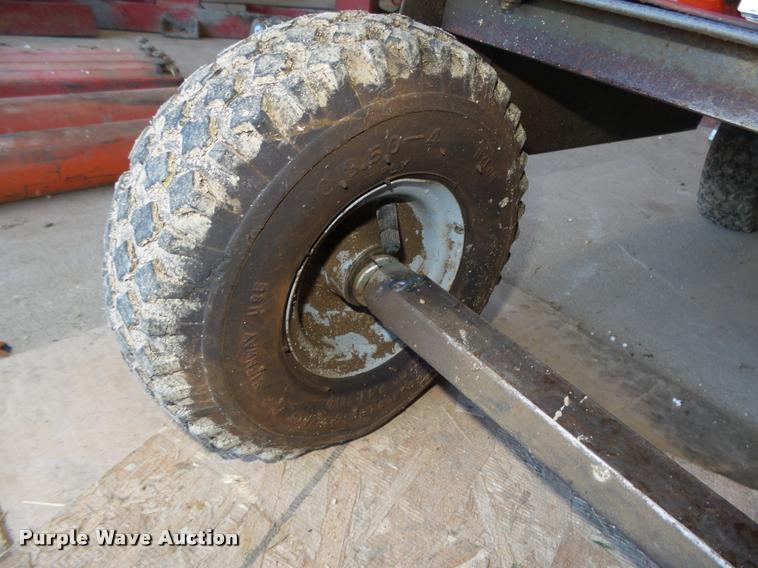 image for item L4088 Bainter grain bin jacking system