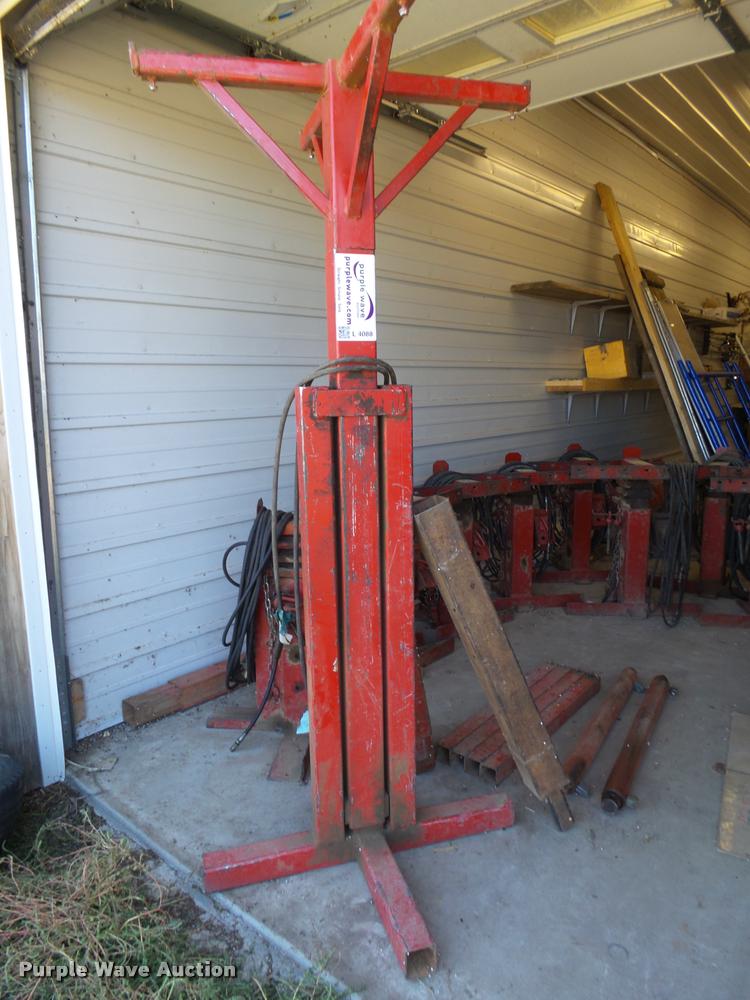 image for item L4088 Bainter grain bin jacking system
