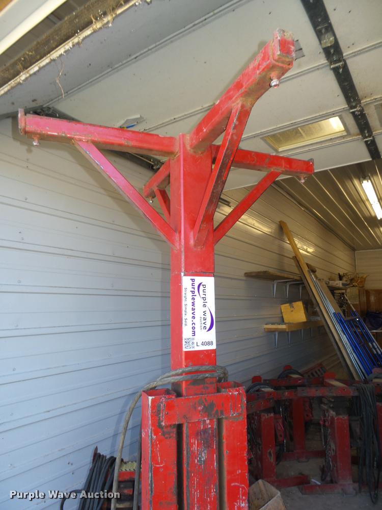 image for item L4088 Bainter grain bin jacking system