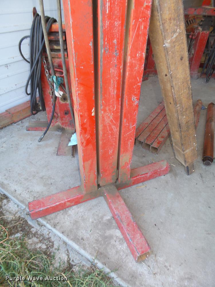 image for item L4088 Bainter grain bin jacking system