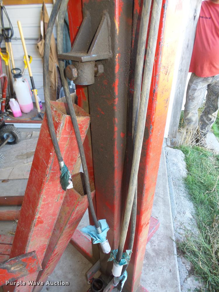 image for item L4088 Bainter grain bin jacking system