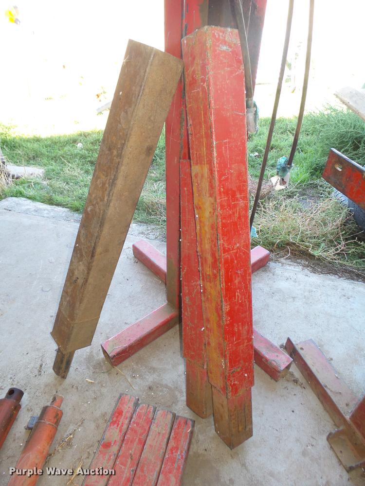 image for item L4088 Bainter grain bin jacking system