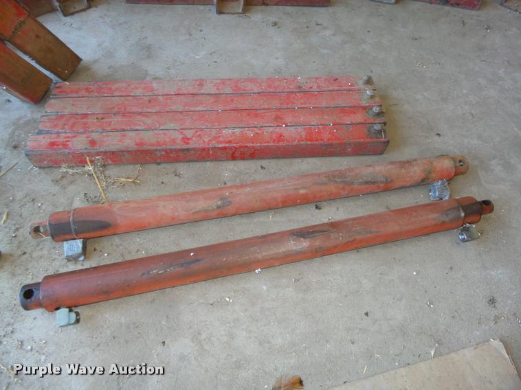 image for item L4088 Bainter grain bin jacking system