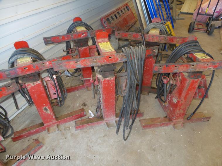 image for item L4088 Bainter grain bin jacking system