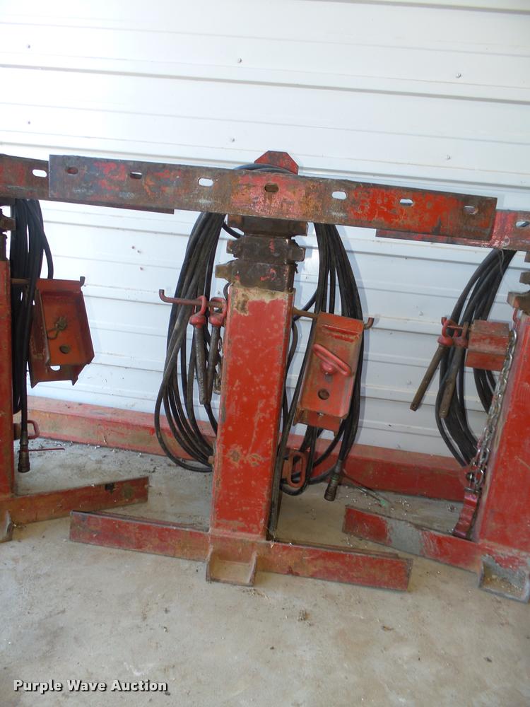 image for item L4088 Bainter grain bin jacking system