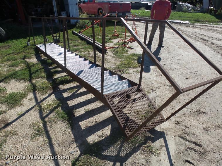 image for item L4088 Bainter grain bin jacking system