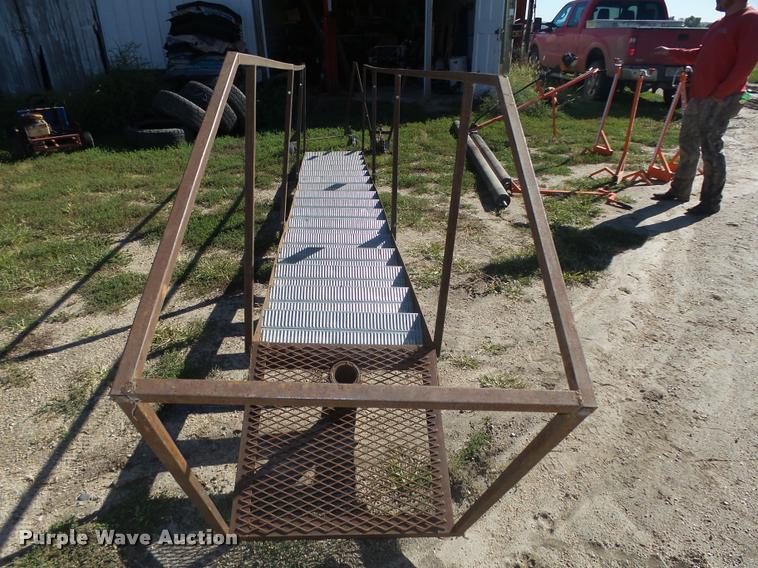 image for item L4088 Bainter grain bin jacking system