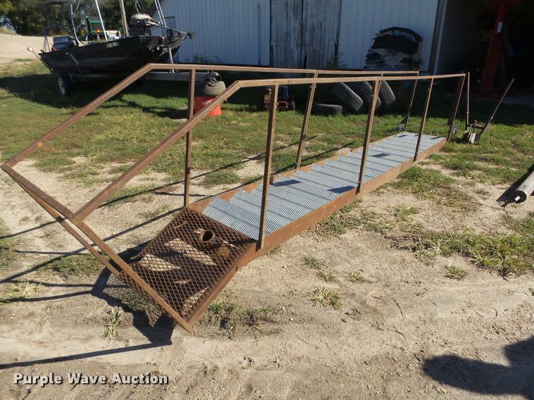 image for item L4088 Bainter grain bin jacking system