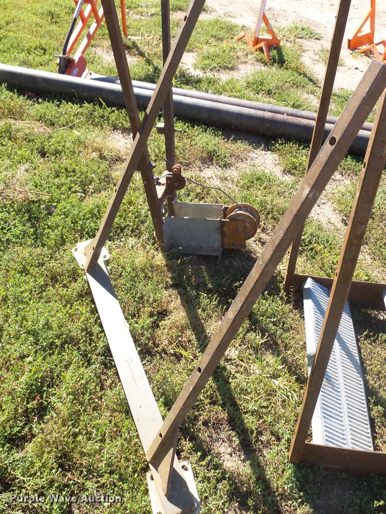image for item L4088 Bainter grain bin jacking system