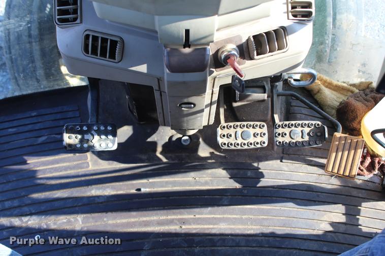 image for item L4799 2004 John Deere 6420 tractor