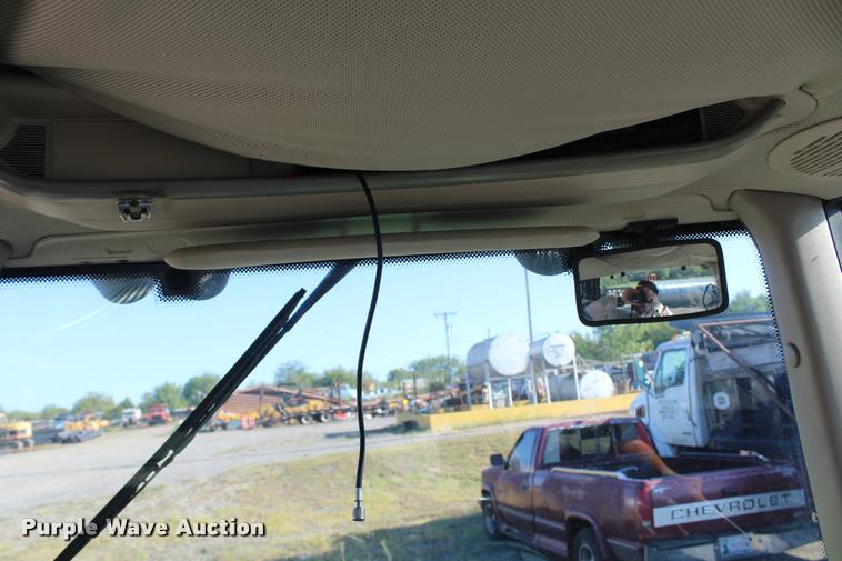 image for item L4799 2004 John Deere 6420 tractor