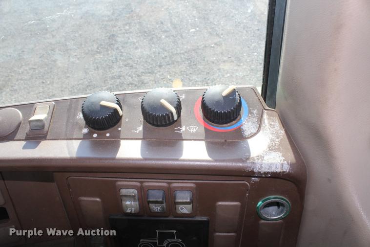 image for item L4799 2004 John Deere 6420 tractor