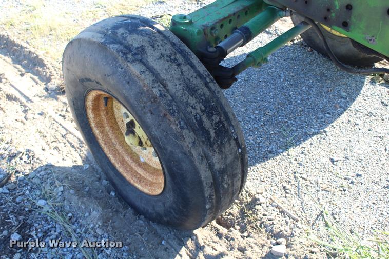 image for item L4799 2004 John Deere 6420 tractor