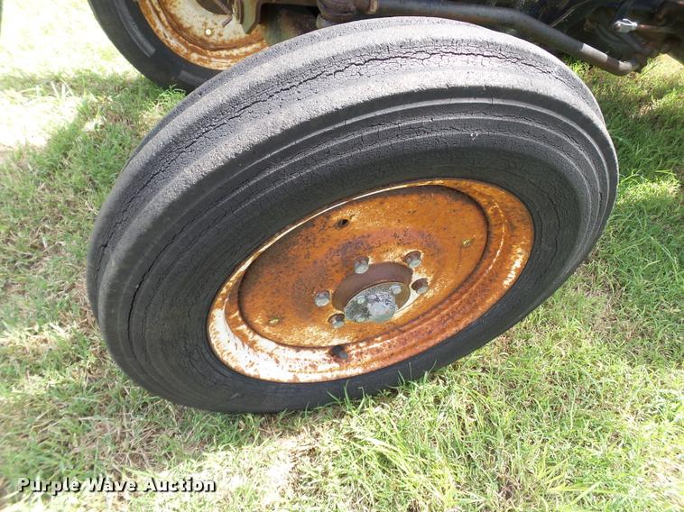 image for item L6626 1984 Allis Chalmers 5020 tractor