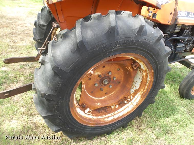 image for item L6626 1984 Allis Chalmers 5020 tractor