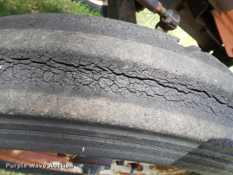 image for item L6626 1984 Allis Chalmers 5020 tractor