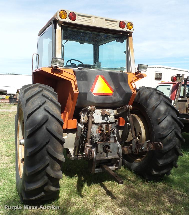 image for item L6631 1978 Massey-Ferguson 2675 tractor