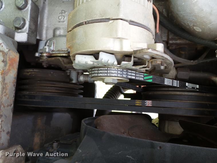 image for item L6631 1978 Massey-Ferguson 2675 tractor