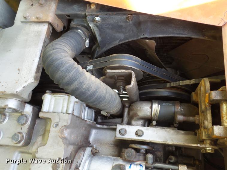 image for item L6631 1978 Massey-Ferguson 2675 tractor